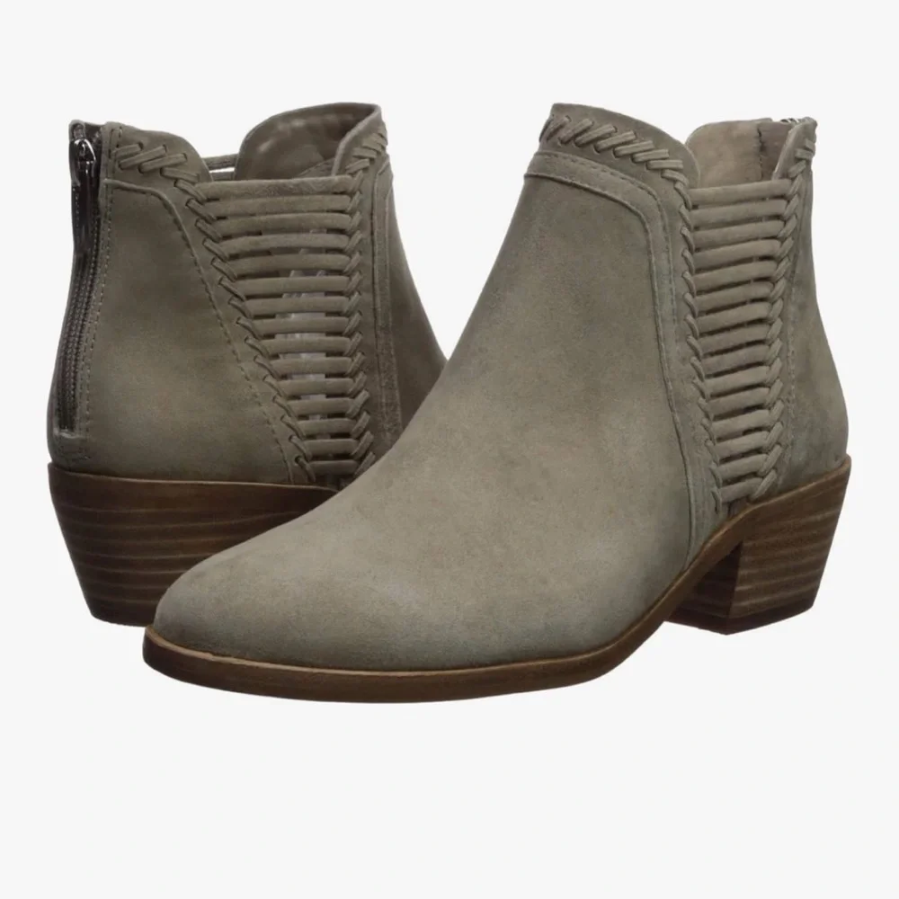 Vince Camuto Pippsy Suede Ankle Booties Cabincore Western low heel taupe - Picture 1 of 13